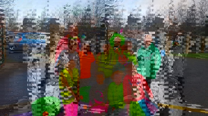 Cumran PS School Children Pictured With Teaching Assistant Sarah Murray 